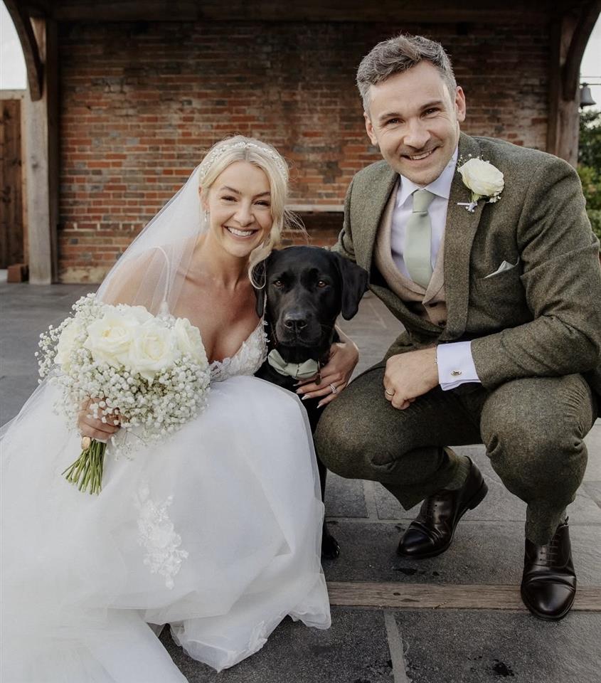 A Dreamy Barn Wedding with Statement Florals The Barns at Redcoats